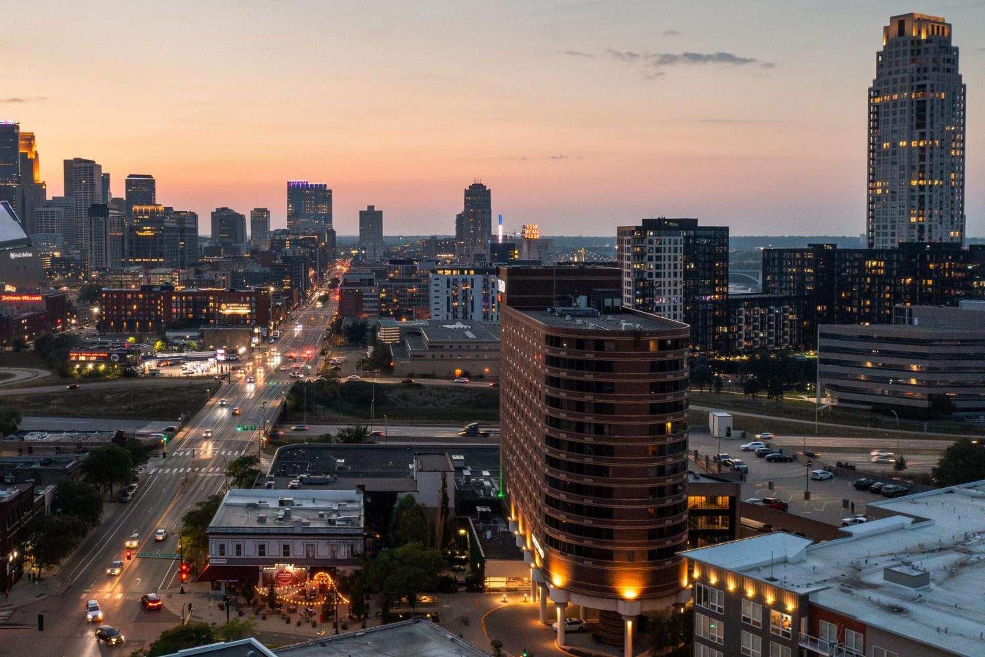 Courtyard By Marriott Minneapolis Downtown Εξωτερικό φωτογραφία