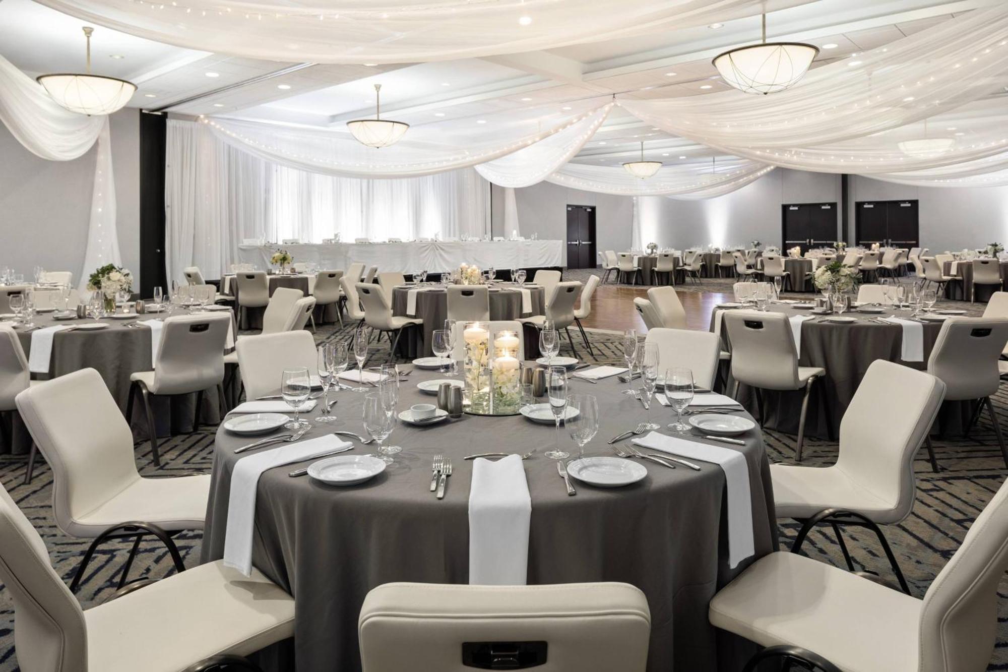 Courtyard By Marriott Minneapolis Downtown Εξωτερικό φωτογραφία
