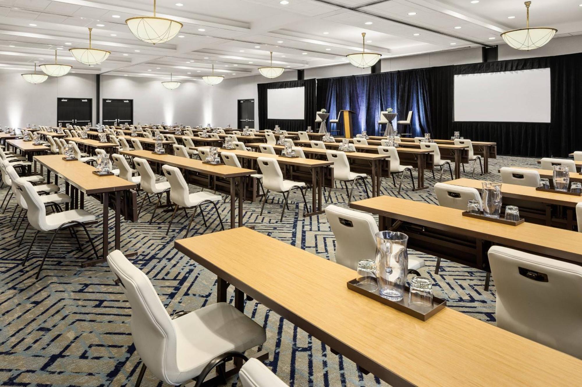 Courtyard By Marriott Minneapolis Downtown Εξωτερικό φωτογραφία