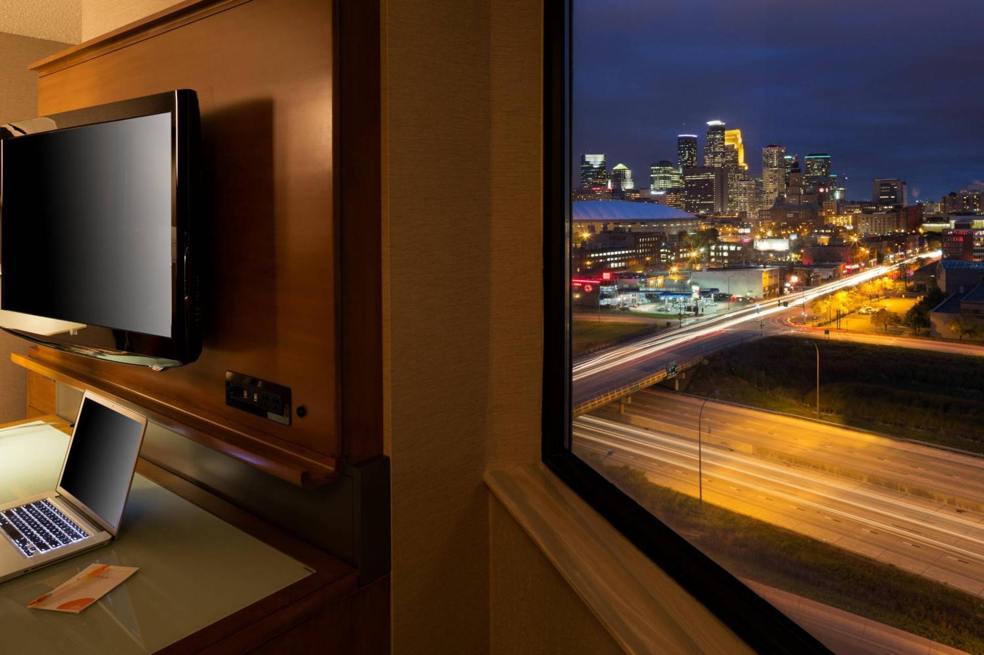 Courtyard By Marriott Minneapolis Downtown Εξωτερικό φωτογραφία